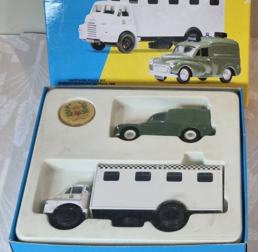 CORGI CLASSICS Hampshire Police Set - Bedford S Control Unit & Morris 1000 Boxed - Image 2 of 4