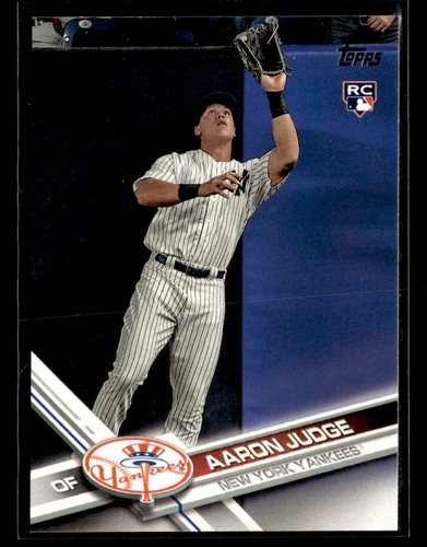 Aaron Judge [Leaning on Railing] #287 2017 Topps card