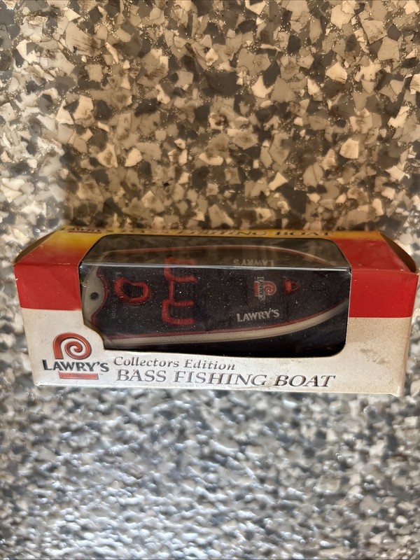 LAWRY'S 1:64 SCALE COLLECTORS EDITION BASS FISHING BOAT DIE CAST NIP