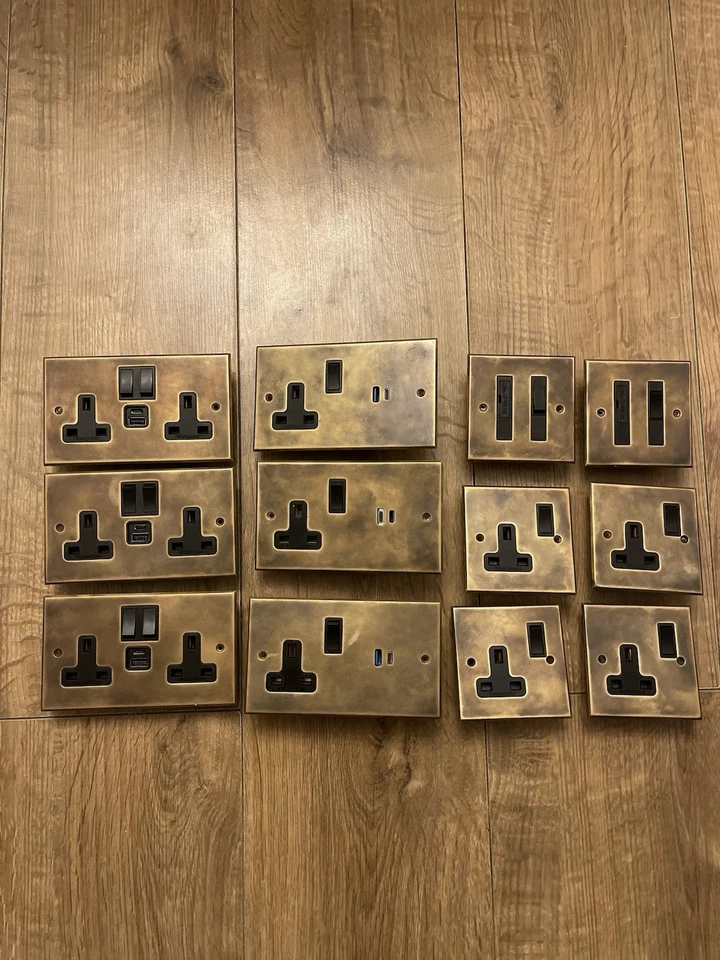 Meljac Switched Sockets - Image 2 of 4