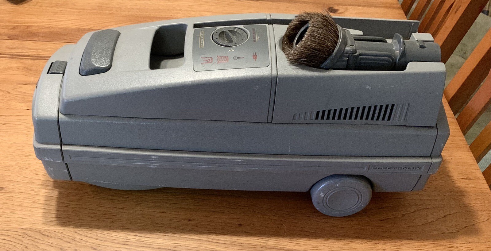 Electrolux Epic Series 6500 SR Canister Vacuum Cleaner W/ Attachments