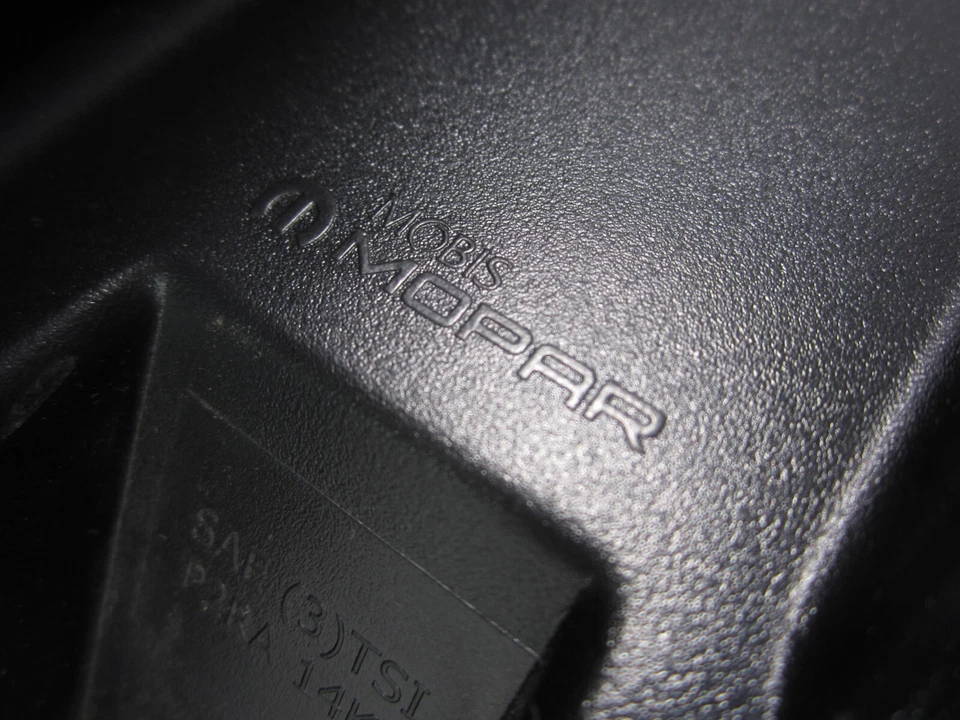 2014-2018 Jeep Cherokee LH Outer Tail Light Assembly OEM 68102907AF - Image 3 of 4