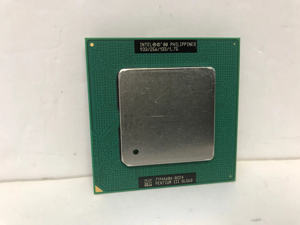 DELL 4E691 933MHZ CPU PROCESSOR INTEL PENTIUM III SL5U3 933/256/133/1.75 - Image 2 of 4
