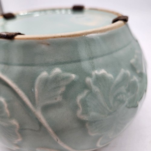 Vintage Handmade Celadon Tureen Covered Serving Bowl Dimensional - Picture 11 of 12