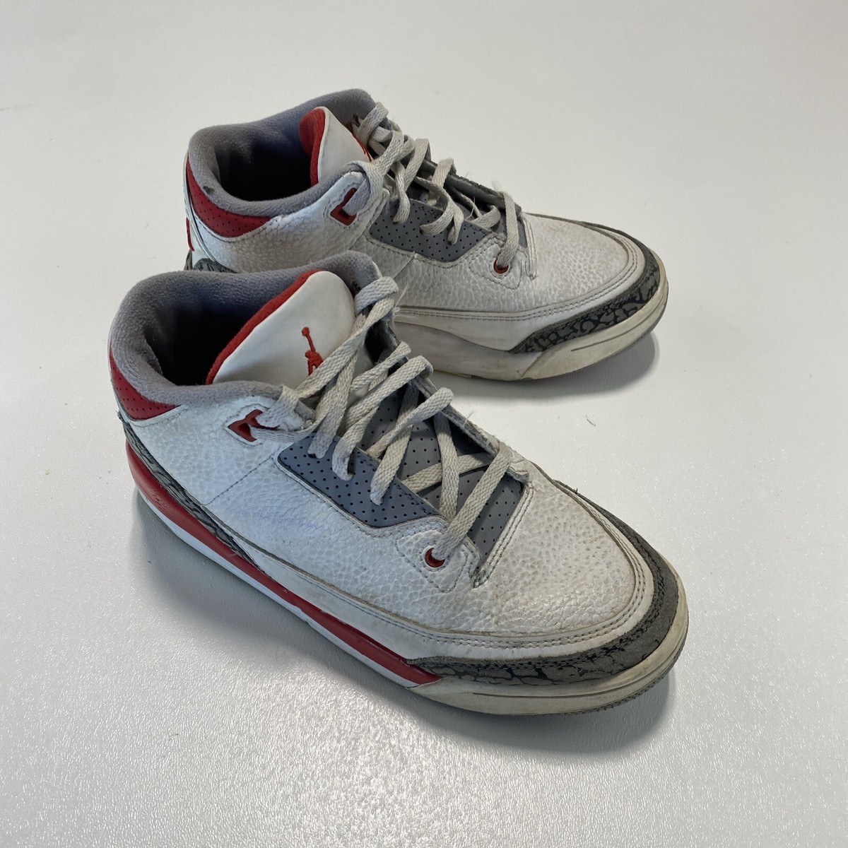 Nike Air Jordan 3 Retro Fire Red Boys Size 3Y Athletic Shoes