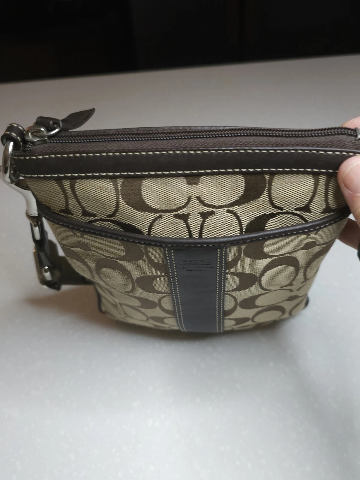 Borsa a tracolla firma coach 9"" x 7"" tasca esterna con cerniera superiore nuova!