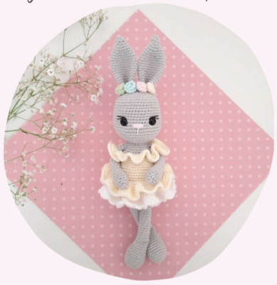 HÄKELANLEITUNG KOPIE SWEET BUNNY IM BALLETT TUTU MIT DK GARN 373