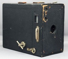 Antique Vintage Eastman Kodak BROWNIE 2A Model B Box Film Camera USA CLEAN 