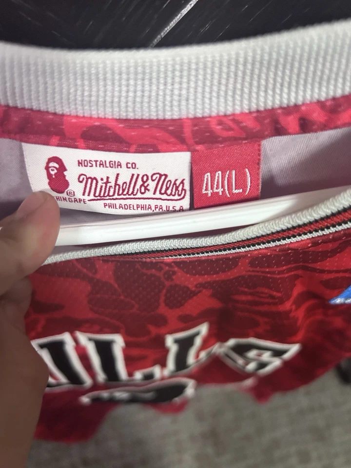 Camiseta Bape x Mitchell & Ness NBA Chicago Bulls Michael Jordan #23 - Talla L Nueva sin Etiquetas Foto 4 de 4