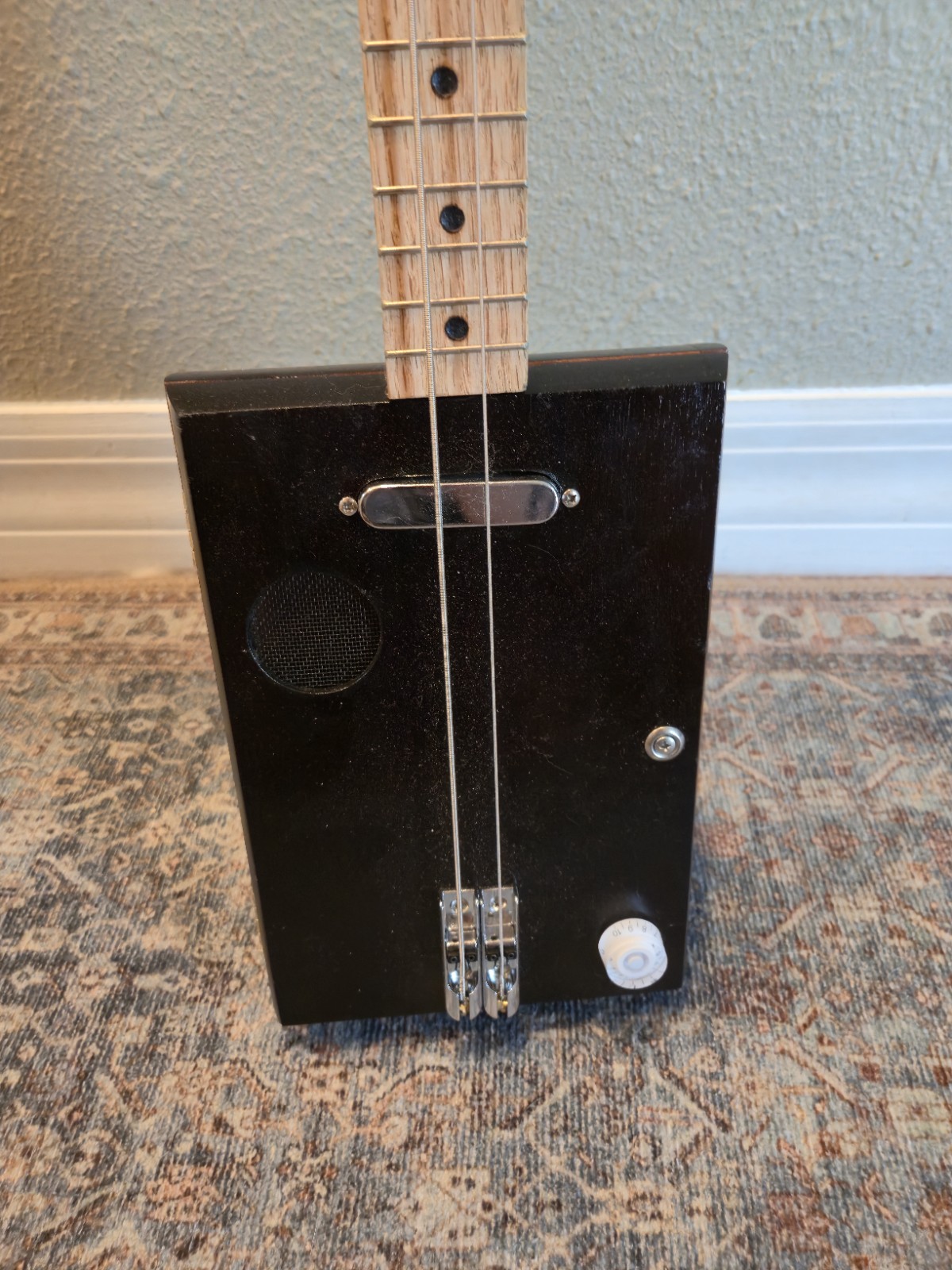 Cigar Box Bass 2-String Metal Frets, Piezo Sound, PU