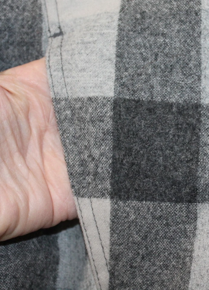 Pendleton Women's Virgin Wool Hoodie Shirt Jacket Gray Plaid Button Up Medium - Image 3 of 4