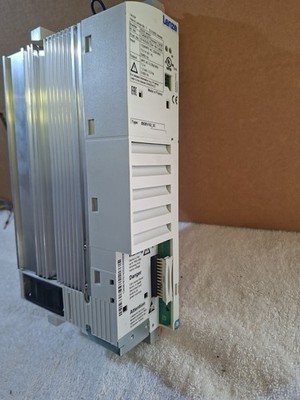 Lenze vector 8200 E82EV152K2C Frequenzumrichter Inverter 240V/1,5kw