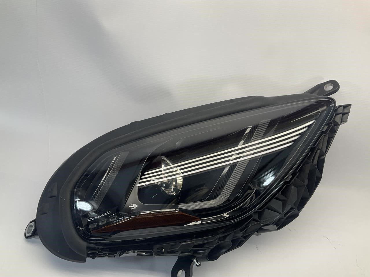 24 2024 Maserati GranTurismo M189 Front Right Passenger Headlight LED Q