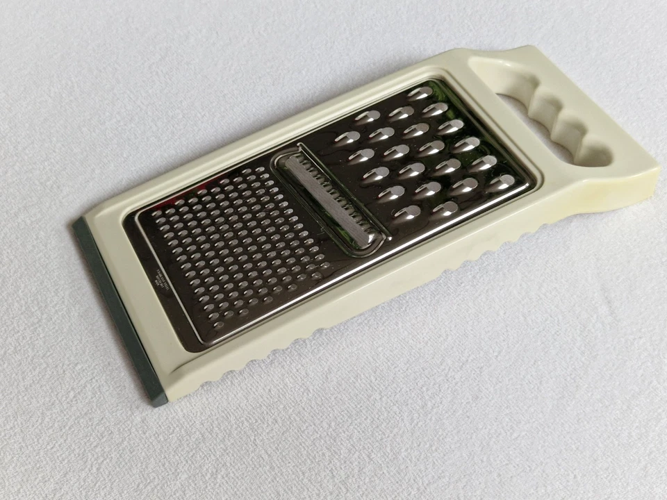 Küchenreibe Allzweckreibe Gemüsereibe Hobel - Stainless Steel Rostfrei