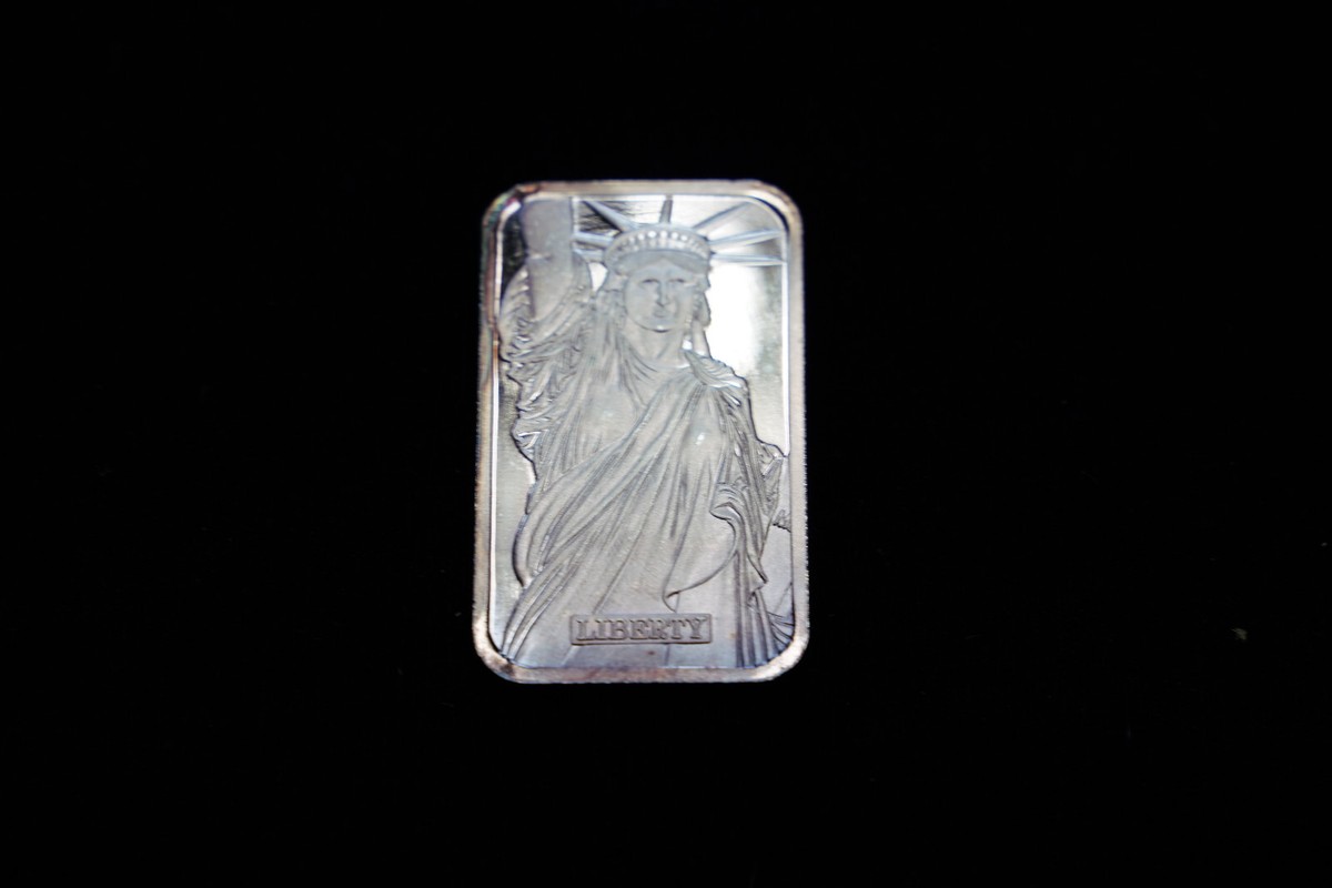 Vintage 1982 Statue of Liberty MTB JM 999 1oz FINE Silver Art Bar