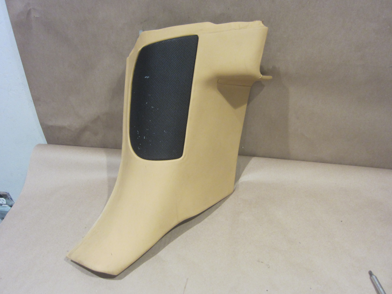 Ferrari 458 Spider - RH Lower Lateral Trim - Beige- P/N 84331305