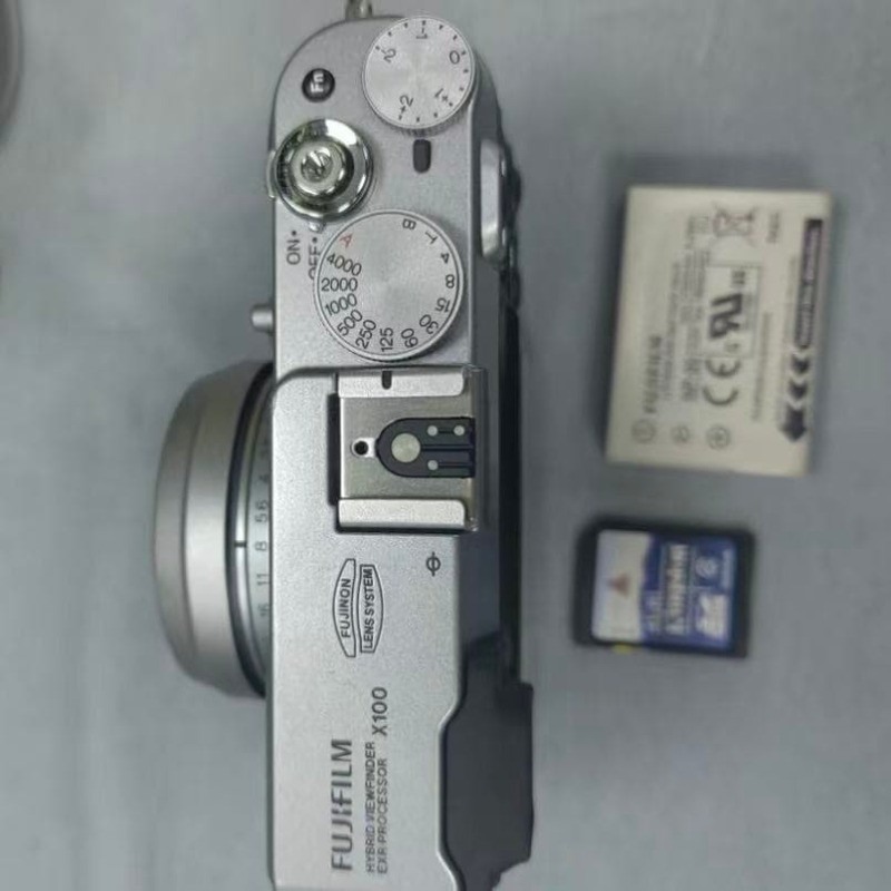 Fujifilm FinePix X Series X100 Digital Camera W/SD Card Tested