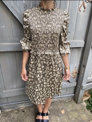 Vero Moda Damen Kleid Volant gesmokt Gr. M Beige Blumen