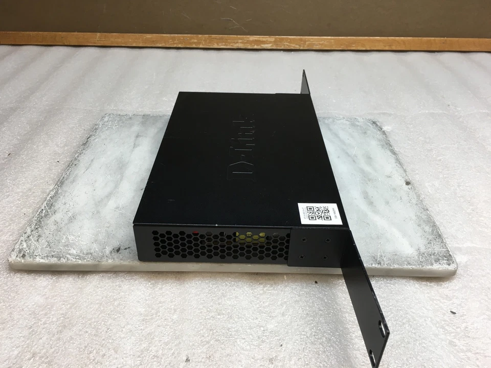 D-Link DGS-1100-24 24-Port EasySmart Ethernet Netwroking Switch w/Rack Ears - Image 4 of 4