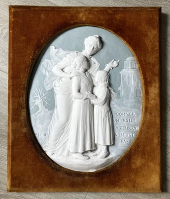 Cadre Médaillon Porcelaine Biscuit Scéne signé Charles Philippe PILLET 1869-1960 - Photo 1/4