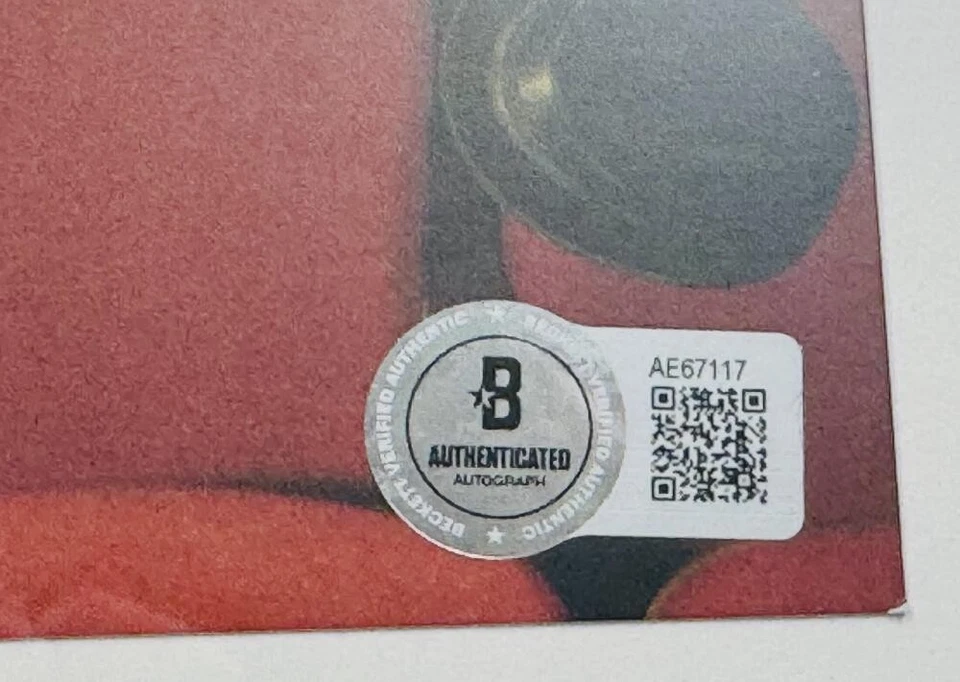 TAYLOR SWIFT SIGNED THE LIFE OF A SHOWGIRL FRAMED CD DISPLAY BECKETT HOLO J17 - Image 3 of 3