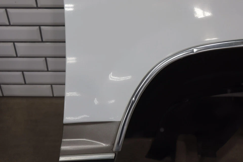 88-98 Chevy Truck SUV GMT400 OBS Right RH Fender White / Pewter OEM - Image 3 of 4