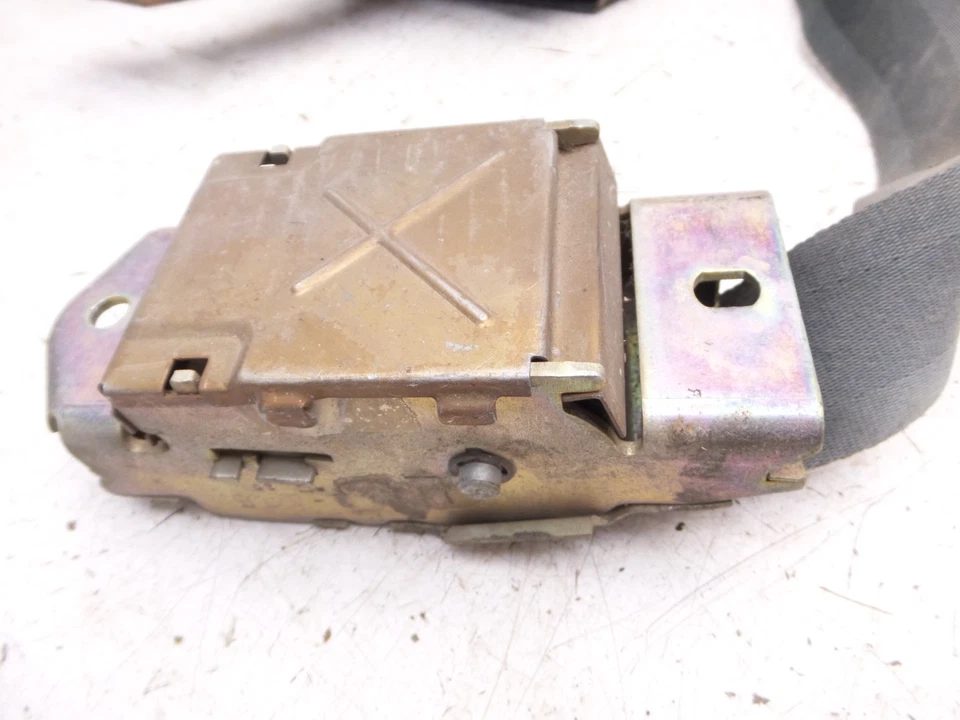 74-81 Camaro Firebird Cinturón de Seguridad Frontal Retractor Cinturones Negro Original Foto 4 de 4