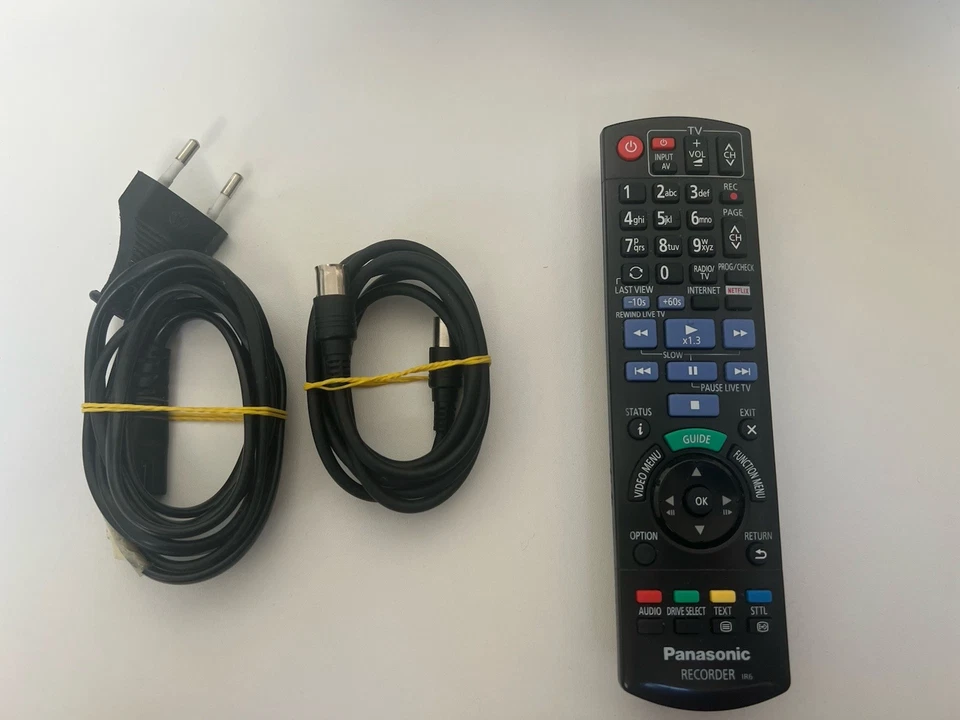 Panasonic DMR-UBC70 UHD Blu-ray Recorder mit Twin DVB-C/T2 HD Tuner - Silber... - Bild 2 von 4