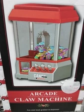 the original fun workshop Claw Machine  Arcade Mini Toy / candy Grabber Machine