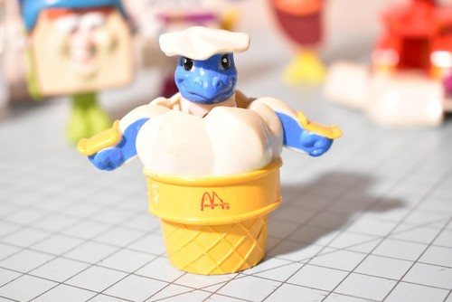VINTAGE LOT OF 9 McDONALD’S FOOD ROBOT CHANGEABLES TRANSFORMERS HAPPY MEAL TOYS - Picture 4 of 11