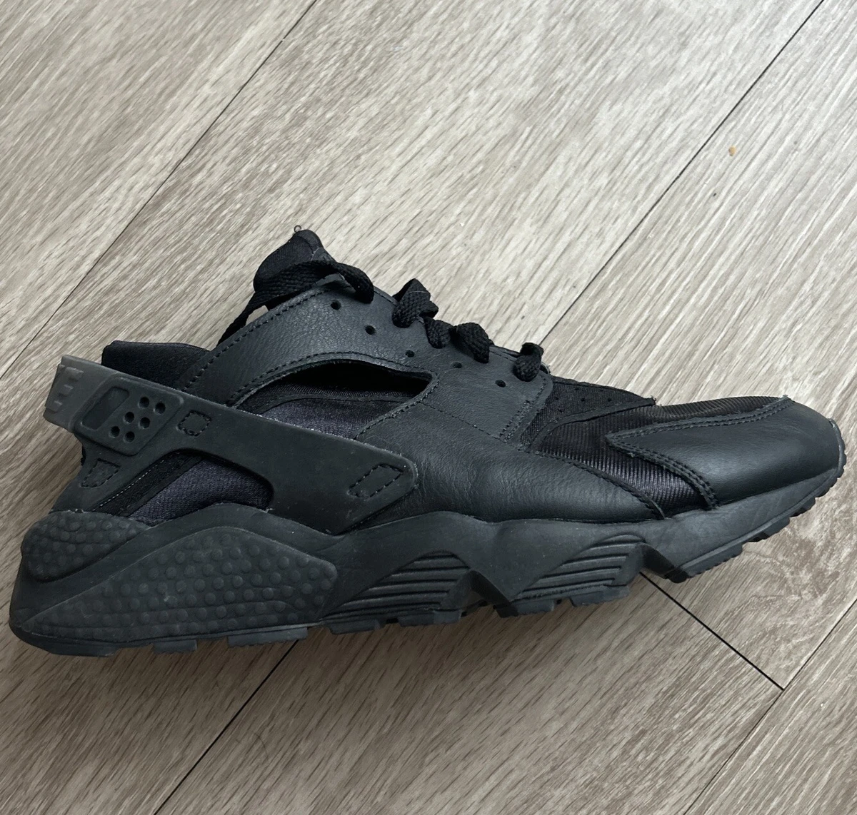 Nike air huarache size 9.5 Clearance