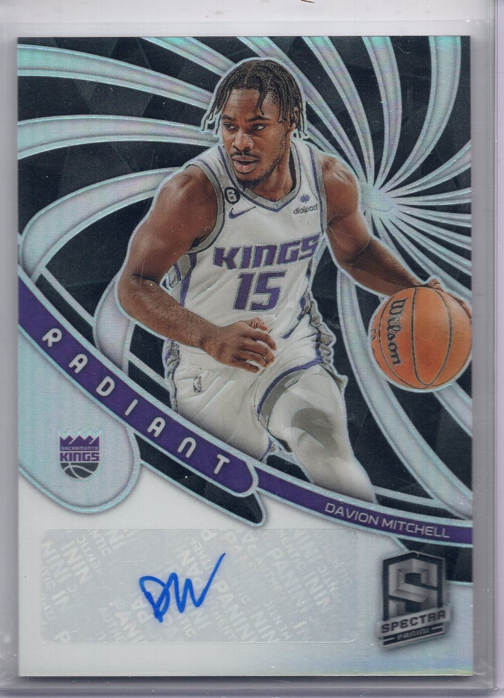 2022-23 Panini Spectra Radiant Signatures #RS-DAV DAVION MITCHELL /99 Auto