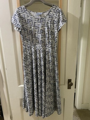 Karina MIDI Jessica Dress with Geometric Blue And White Pattern Women s Size