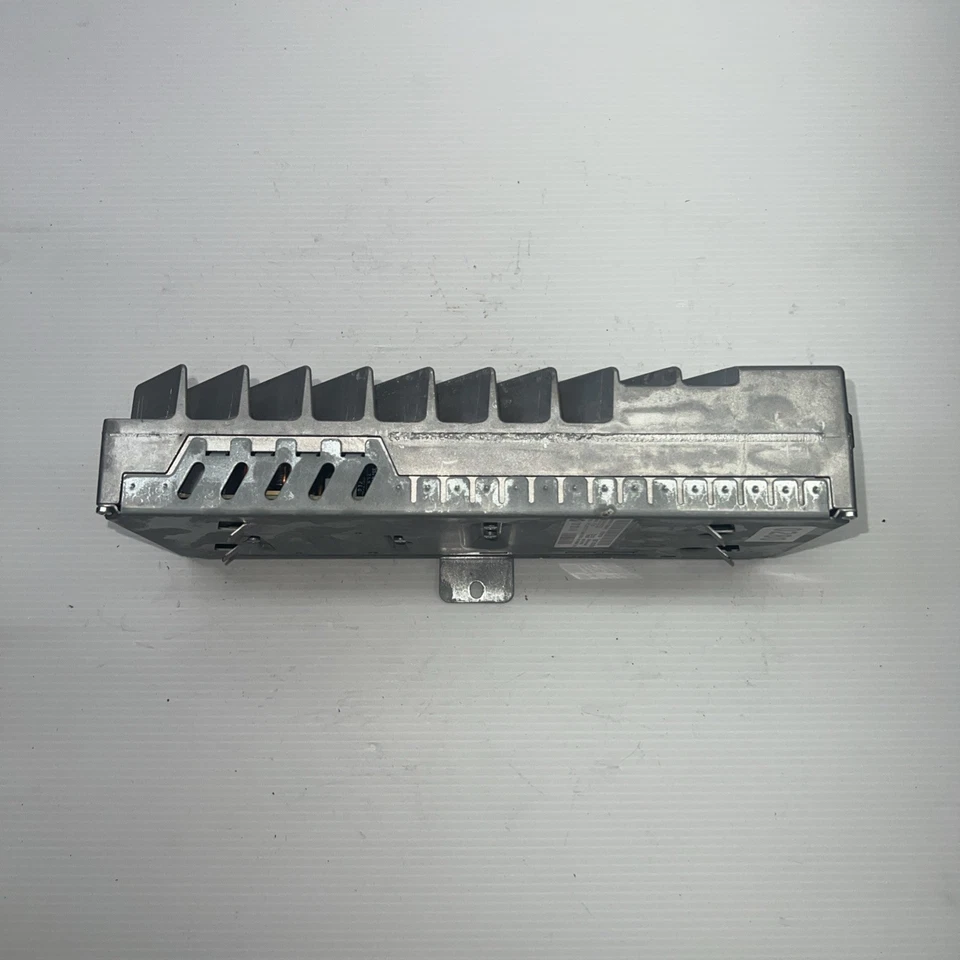 Amplificador BMW 528i 535i 550i 2011-2016 F07 F10 Harman Becker 9261703 fabricante de equipamento original - Imagem 4 de 4