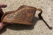 Vintage Hand Tooled Leather Coin Purse w/ flowers leaves, 70s