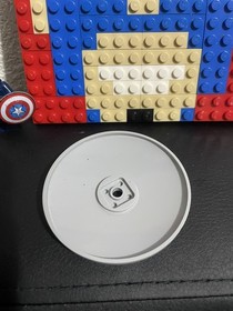 Marvel Lego Minifig Captain America Dark Blue w/Shield & Mosaic