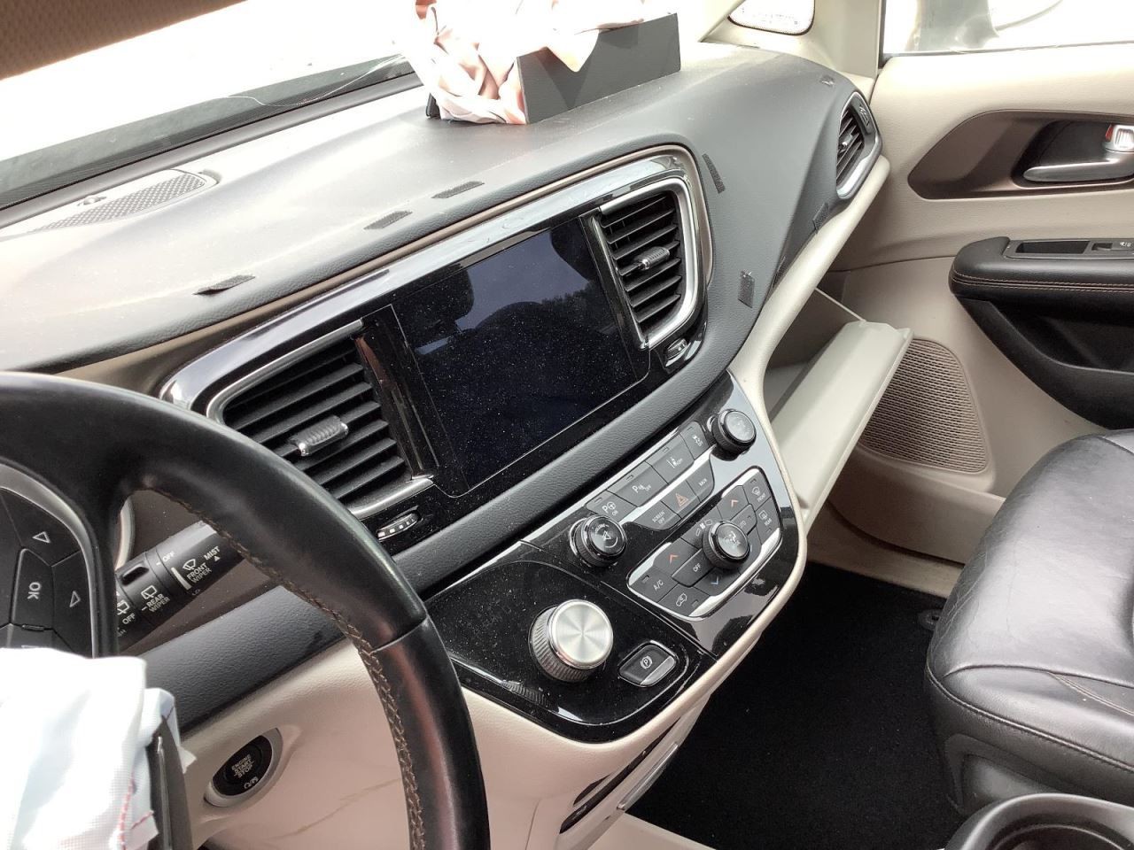 PACIFICA  2017 Glove Box 4666587 thumbnail 23