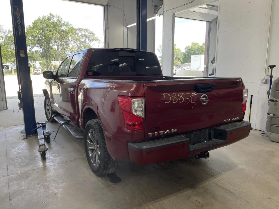 Used Driving Light fits: 2019 Nissan Titan Fog-Driving bumper mounted RH and LH Foto 3 de 4