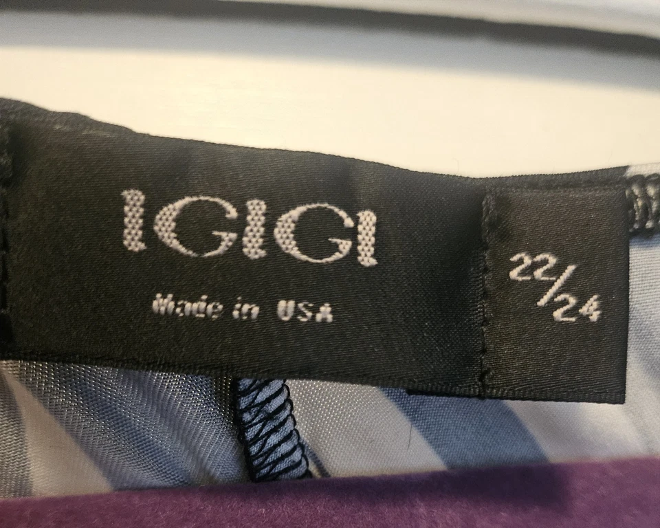 Vestido envolvente IGIGI cuello en V manga larga, corbata cintura midi negro/crema talla 22/24 Foto 2 de 3