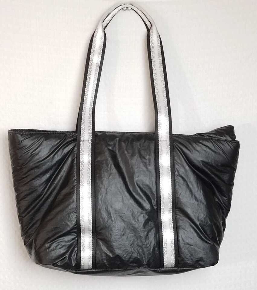 Bolso Nikki negro para mujer Jessica Simpson - 18" de ancho x 13" de alto Foto 2 de 4