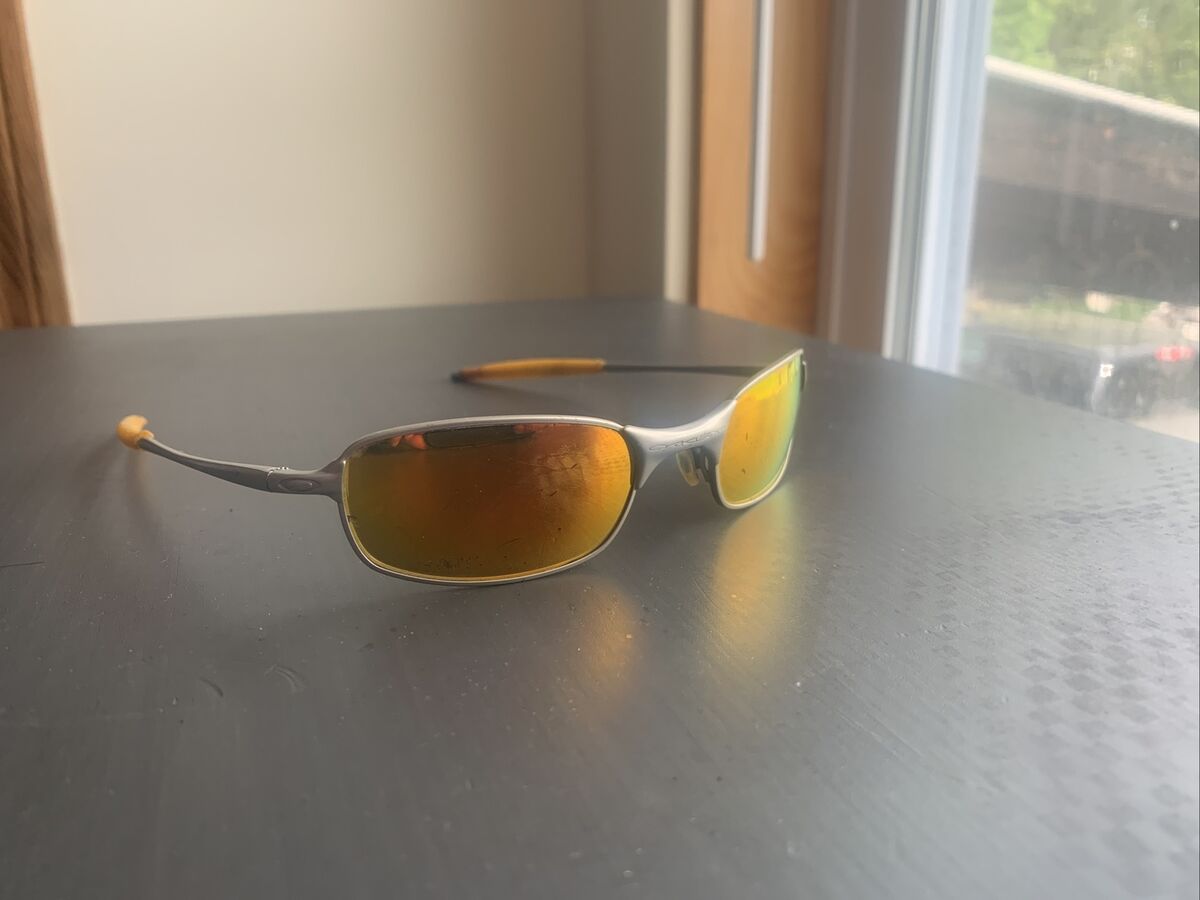Oakley Square Wire 2.0 Silver Fire Iridium Spring Hinges 05 Oakley Square Wire 2.0 Silver Fire Iridium Spring Hinges 05