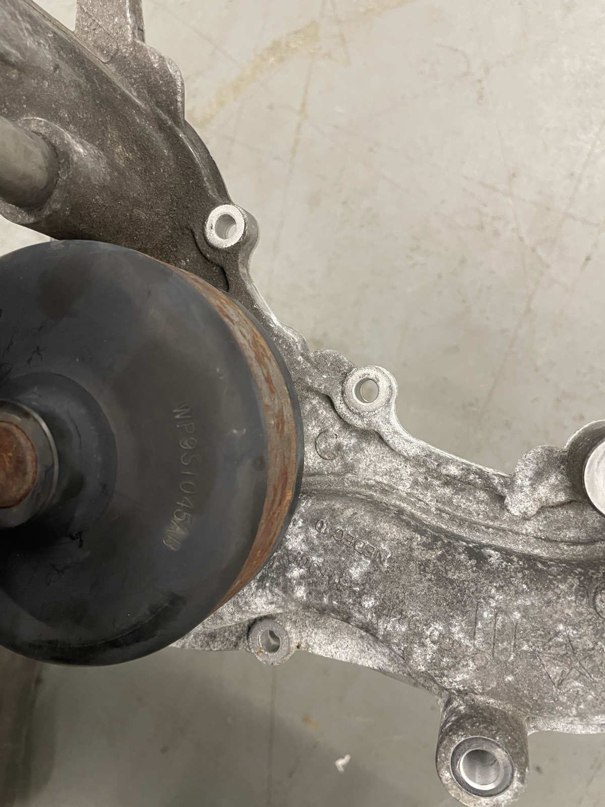 Maserati Levante 2014-2020 Water pump P/N WP9ST045AB