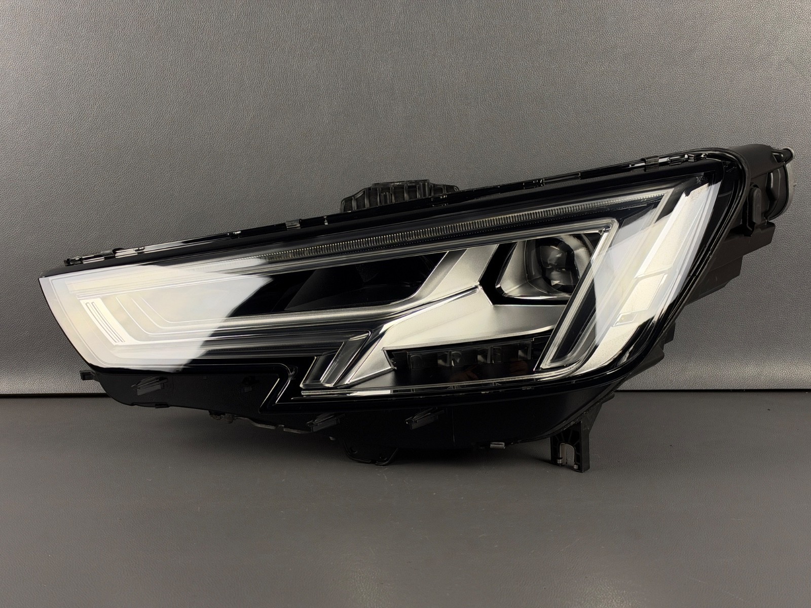 COMPLETE 2017 2018 2019 AUDI A4 S4 LEFT DRIVER SIDE FULL LED HEADLIGHT OEM