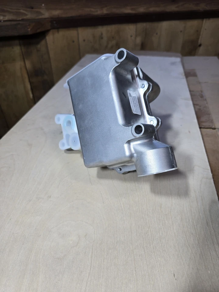 01-16 GM Chevrolet Duramax 6,6 L OEM Conjunto de enfriador de aceite 19210615 Foto 3 de 4