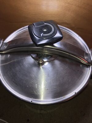 D 82) ANCIENNE COCOTTE MINUTE SEB DE 8 L INOX