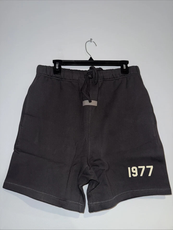 ESSENTIALS FEAR OF GOD ショートパンツ 1977 NWT FEAR OF GOD ESSENTIALS SHORTS FW22 1977 