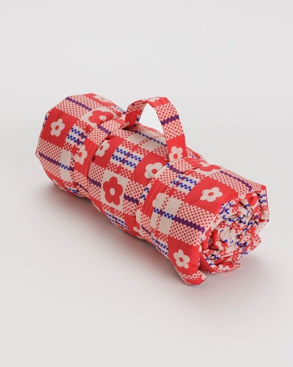 NWT Baggu X Sandy Liang Puffy Picnic Blanket Flower Market NWT Baggu X Sandy Liang Puffy Picnic Blanket Flower Market