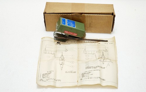 Johnson Control T-5210-8102 Temperature Transmitter T52108102 0°C to 50°C #2 - Picture 4 of 6