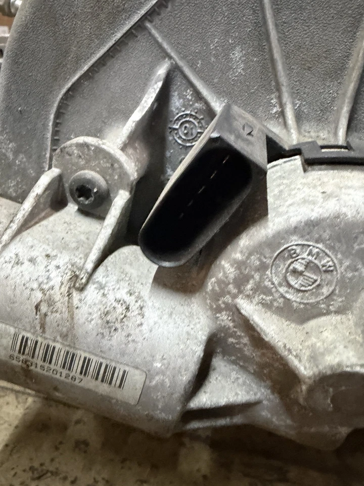 Впускной коллектор 2002-2005 745i 4.4 с питателем питателя, топливной рампой/инжекторами - Изображение 3 из 4