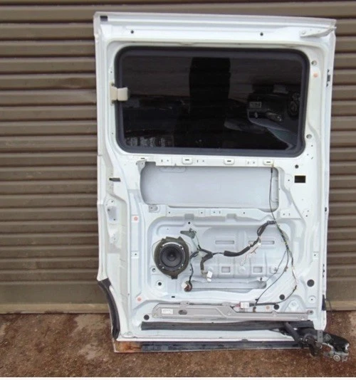 Genuine Nissan Elgrand E51 Rear Left Sliding Door White Pop-Out Window